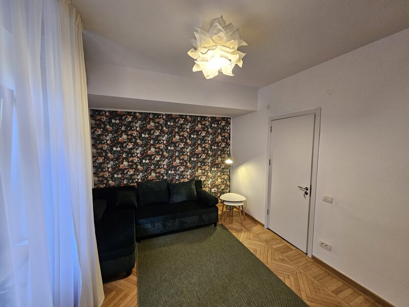 Piata Romana- Coloane