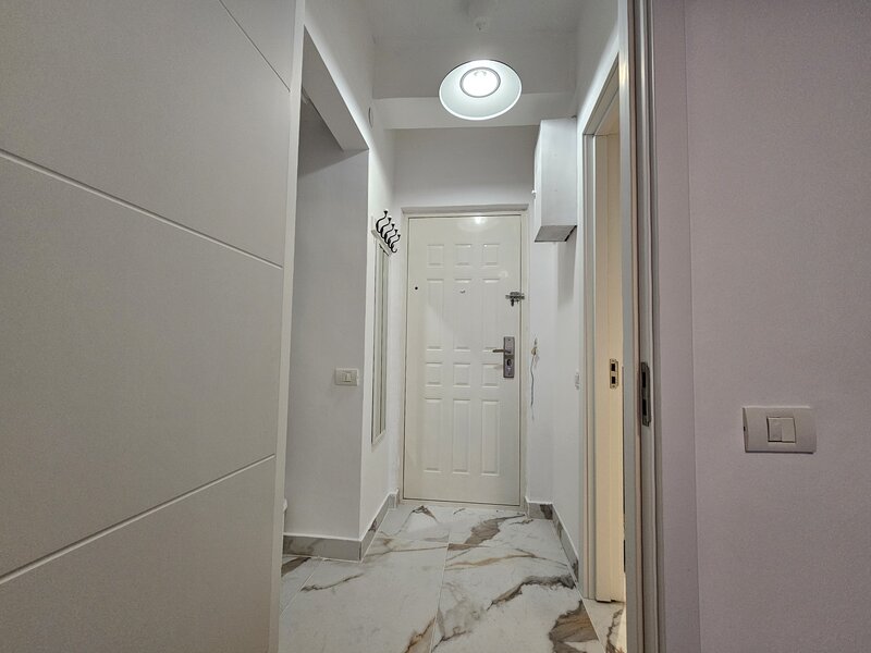 Piata Romana- Coloane