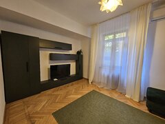 Piata Romana- Coloane